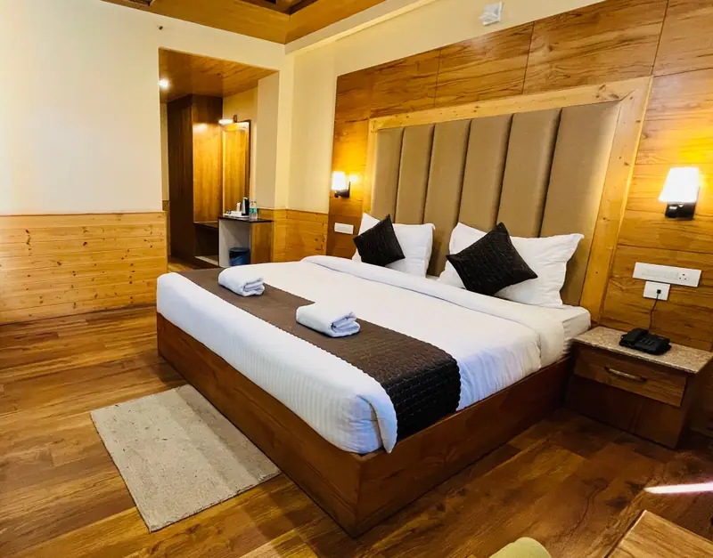 Elite Room With Balcony at Dashaur Heights, Burwa Manali