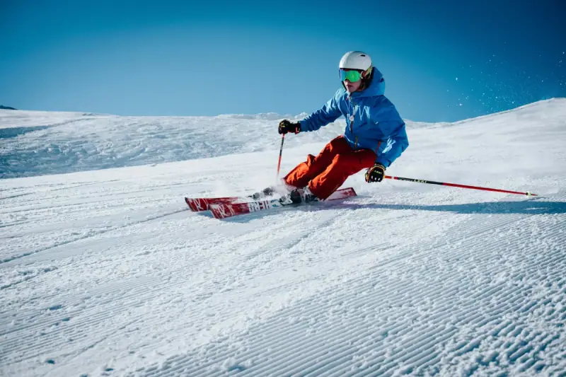 Skiing in Solang Valley near Dashaur Heights, Manali